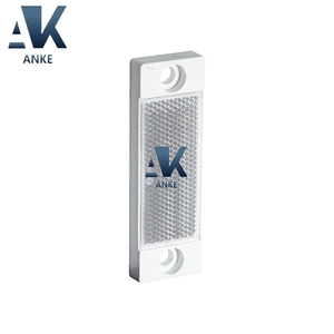 SICK PL20F 5308844 Triple réflecteur fin de type cube 20 mm x 60 mm à fixation par vis - Product Image 1