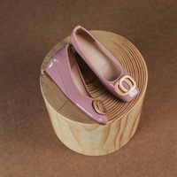 Chaussures plates légères à enfiler pour femmes, nouveau style, respirantes, en cuir verni, semelle souple pour l'été et le printemps