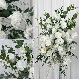 Arco de Flores Artificiales de Seda Realista en Color Blanco de Lujo para Decoración de Bodas y Eventos - Product Image 2