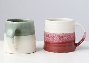 Mug à café en céramique bicolore au design minimaliste et motif dessin animé, couleur sous-glaçure, compatible lave-vaisselle et micro-ondes, personnalisable, cadeaux d'affaires - Product Image 6