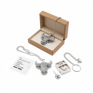 Collar con Colgante de Cabeza de Toro Plateado Estilo Vikingo con Cristales de Imitación para Hombre, Uso Diario, Cadena Tipo Box - Product Image 1