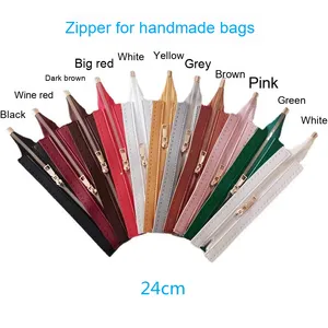 Fermeture éclair DIY faite à la main 24 cm, fermeture éclair métallique à dents pour couture, accessoires de quincaillerie pour bagages tissés, vente en gros immédiate - Product Image 1