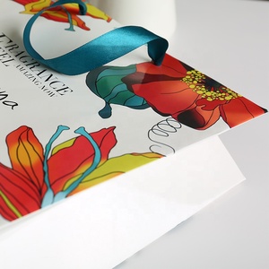 Borsa di Carta Ecologica Personalizzata di Alta Qualità con Manici a Nastro <span class=keywords><strong>per</strong></span> Boutique/<span class=keywords><strong>Negozi</strong></span> di Regali - Product Image 2