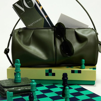 Sac fourre-tout portable léger en cuir vegan doux, design rétro classique, couleur foncée tendance, double fermeture éclair métallique