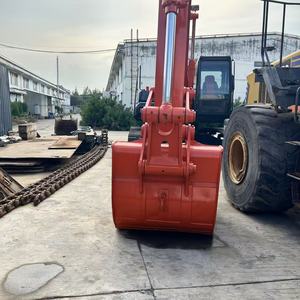 Excavadora Hitachi ZX240 con Cucharón de Excavación, 24 Toneladas de Peso Operativo, Motor Isuzu, Potencia de 127 kW - Product Image 5
