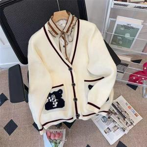 <span class=keywords><strong>Pull</strong></span> personnalisé style automne-<span class=keywords><strong>hiver</strong></span> pour <span class=keywords><strong>femme</strong></span>, col en V, motif ours de dessin animé, poche rayée, cardigan tricoté - Product Image 3