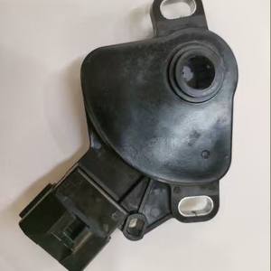 Conector Automotriz Yunnuo 31918-3VX0C, Enchufe Eléctrico de Plástico Negro para Arnés de Cableado de Vehículos - Product Image 3