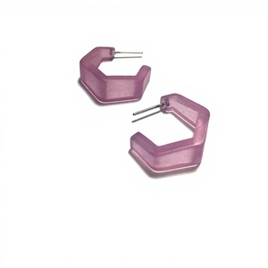 Pendientes de Aro de Resina Acrílica Transparente Morada con Diseño Geométrico, Modernos y Únicos para Mujer, Joyería de Resina Lucite - Product Image 4