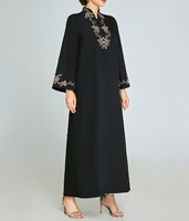 Vente en gros de robes Abaya élégantes noires brodées et respirantes pour femmes, style kaftan islamique, robe midi, tenue quotidienne d'été