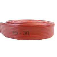 Tuyau d'incendie en caoutchouc nitrile/PVC de couleur rouge avec gaine tissée en polyester, raccords Storz en laiton/aluminium rouges durables, type Allemagne