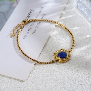 Pulseras de Acero Inoxidable para Mujer, Chapadas en Oro de 18K, con Dijes de Aventurina Verde en Forma de Bola, Hipoalergénicas, Cadena Gruesa - Product Image 6