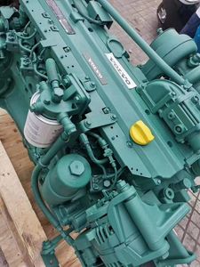 Motor diésel V D6D usado con turbocompresor y disipación de calor refrigerada por agua, funcionamiento estable y eficiente - Product Image 5