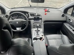 Auto Usata 2016 <span class=keywords><strong>Peugeot</strong></span> 3008 Auto Classic 1.6THP FWD Cerchi da 17 Pollici Luci LED Climatizzatore a Doppia Zona SUV Pratico - Product Image 2