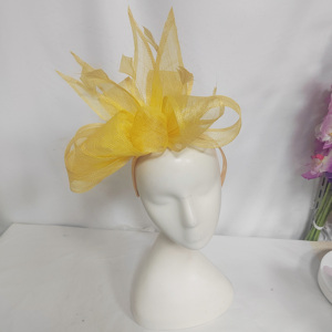 Fascinator élégant et tendance avec plumes pour <span class=keywords><strong>femme</strong></span>, idéal pour mariage, église, thé ou derby, en sinamay, ornement capillaire - Product Image 2