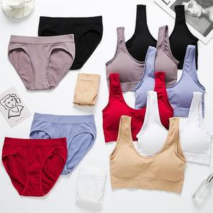 Conjunto de sujetadores sin aros para mujer, ropa interior sin costuras, bralette básico, sujetador de talla grande, top íntimo sexy y bragas tipo tanga XXL - Product Image 5
