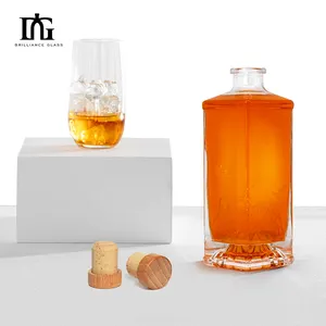高品质透明500毫升低价制造白酒玻璃瓶带软木盖龙舌兰酒