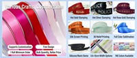 Kişiselleştirilmiş logo ve 3D kabartmalı altın varak detaylarıyla süslenmiş özel lüks polyester saten-grosgrain kurdele.