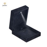 Boîte à bijoux de luxe Paclov en velours à charnière avec éclairage LED pour pendentifs, colliers et boucles d'oreilles – Élégant conteneur à bijoux