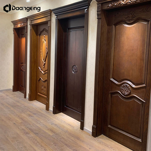 Puerta de Madera Maciza con Incrustaciones de Latón Chino para Villas de Lujo y Suites de Hotel con Motivos de Bestias Míticas y Cerradura Antigua - Product Image 2