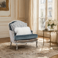 Fauteuil en bois argenté de style rococo français avec coussin en velours bleu à motifs floraux, pieds cabriole, chaise d'appoint de luxe, meubles