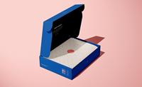 Boîte Cadeau en Carton Ondulé Personnalisable Sérigraphiée pour Vêtements et Emballages Commerciaux avec Impression Bords Pulvérisés