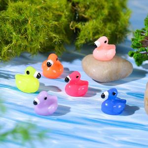 Mini figurines de flamants roses en résine, décorations miniatures pour maison de poupée, petits jouets, plusieurs options de couleurs pour accessoires de photographie - Product Image 3