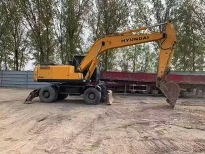 Urban Renewal All-Terrain Powerhouse Hyundai 210W-7 Wheel Excavator <b>Blending</b> Good Mobility, 150W-7 Ultimate Digging Force - Product Image 5