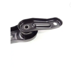 ยางรองแท่นเครื่องยนต์ 2Q0199851AF สำหรับรถยนต์ POLO มีสินค้าในสต็อก - Product Image 3