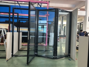 Puerta Plegable Ultra Delgada de Aluminio con Vidrio Panorámico para Hotel de Lujo, Villa, Patio y Balcón, Sistema de Rotura Térmica - Product Image 4