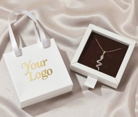 Boîte d'emballage de bijoux avec logo personnalisé, estampage dorée, laminage mat, gaufrage, revêtement UV, ruban, tiroir coulissant, boîtes auto-assemblantes