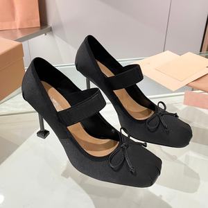 Zapatos de Novia Estilo Francés Personalizados con Tacones Finos, Punta Cuadrada, Parte Superior de Cuero Genuino y Diseño Acolchado para Damas - Product Image 1