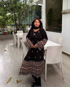 Ensemble Kurti et pantalon 3 pièces de créateur en tissu de coton et soie romaine avec broderie Zari, vêtements ethniques prêts-à-porter, tailles plus, costumes pakistanais - Product Image 1