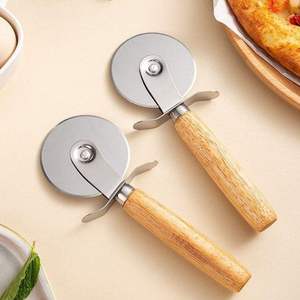 Cortador de Pizza de Acero Inoxidable con Rueda y Mango de Madera, Herramientas Metálicas para Pizza - Ideal para Regalos de Fiesta de Madera de Haya - Product Image 5