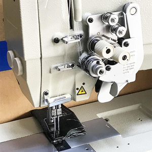 Промышленная швейная машина YS-875D-<span class=keywords><strong>PL</strong></span> с прямым приводом, двойной иглой, челночным стежком, большим захватом и раздельным механизмом. - Product Image 2