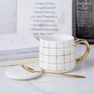 Taza <span class=keywords><strong>de</strong></span> café <span class=keywords><strong>de</strong></span> oficina geométrica <span class=keywords><strong>de</strong></span> cerámica creativa nórdica en blanco y negro con tapa, para hombre y mujer, <span class=keywords><strong>de</strong></span> alta calidad. - Product Image 5