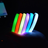 Logo personnalisé Accessoires de voiture Atmosphère Led RVB Lumières de voiture Illuminer Coloré USB Charge Bouteille Tapis Pad boisson porte-gobelet dessous de verre