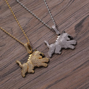 Collar de Lujo con Colgante de Bestia Mítica Brillante de Latón y Circones, Joyería de Moda con Encanto de Animal Saltando Místico - Product Image 5