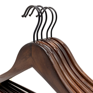 Cintres en bois personnalisés de haute qualité avec logo, vente directe des fabricants, cintres en bois pour hommes - Product Image 4