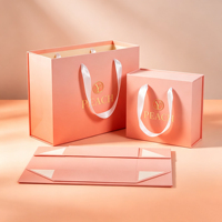 Boîte cadeau pliable de luxe à fermeture magnétique avec sac de shopping, ensemble de boîtes rigides à dorure à chaud pour emballage de vente au détail en boutique