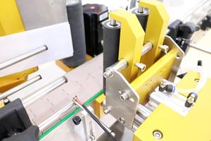 High Quality Electric Can and <strong>Bottle</strong> <strong>Labeling</strong> Label <strong>Machine</strong> Round Full Automatic Label Pack <strong>Machine</strong> <strong>Supplier</strong> - Product Image 5