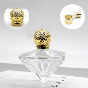 Vente en gros de flacons en verre blanc cristal de 70 ml, flacons de recharge vides pour parfum cosmétique féminin - Product Image 4