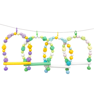 Di alta qualità pappagallo gioco da masticare giocattoli in legno uccello altalena per pappagallo gabbia appesa pappagallo si erge perline colorate campana di formazione giocattolo - Product Image 5