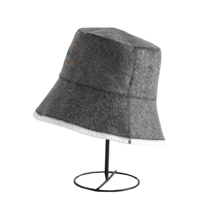 Gorro de Sauna de Lana Pura con Sello Bordado en Oro que Hace que el Calor se Sienta como un Recuerdo Lejano - Product Image 4