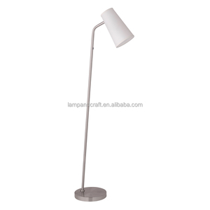 Lámpara de Pie de Hierro Negro con Interruptor de Pie para Sala de Estar, Lámpara Alta para Dormitorio, Oficina/Sala de Estar/Mesita de Noche - Product Image 4