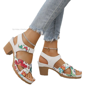 Sandales romaines à talon épais et brides croisées pour femme, style européen et américain, à fleurs, à bout ouvert, talon moyen, pour l'été - Product Image 5