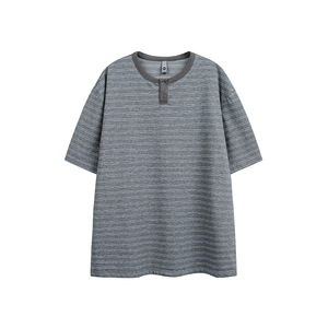 T-shirt in Cotone Personalizzata a Righe con Collo Rotondo e Ricamo, Manica Corta, Unisex, Estiva, Vestibilità Ampia - Product Image 2