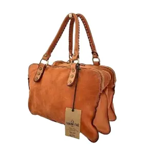 High quality handmade in Italy vegetable tanned leather bag Mosca with three compartments zip closure and shoulder strap