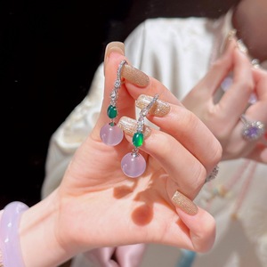 ต่างหูหยกสีม่วงธรรมชาติประดับเงินแท้ S925 สไตล์ฮั่นฟู ขนาดเล็ก ดีไซน์ใหม่ สไตล์จีน ต่างหูห้อยประณีต - Product Image 1