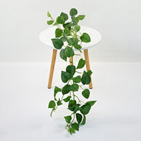 Lierre artificiel en plastique, plante artificielle Pothos, toucher naturel, verdure suspendue pour la décoration de poutres de restaurant et de hall d'hôtel