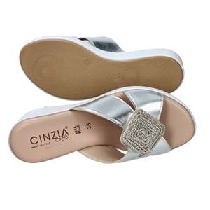 Sandalias de cuña para mujer Cinzia Soft, color plateado metálico, con plataforma y tacón, estilo slip-on. - Product Image 6